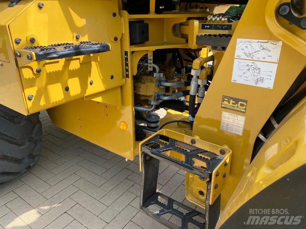 CAT 926M Kolesni nakladalci