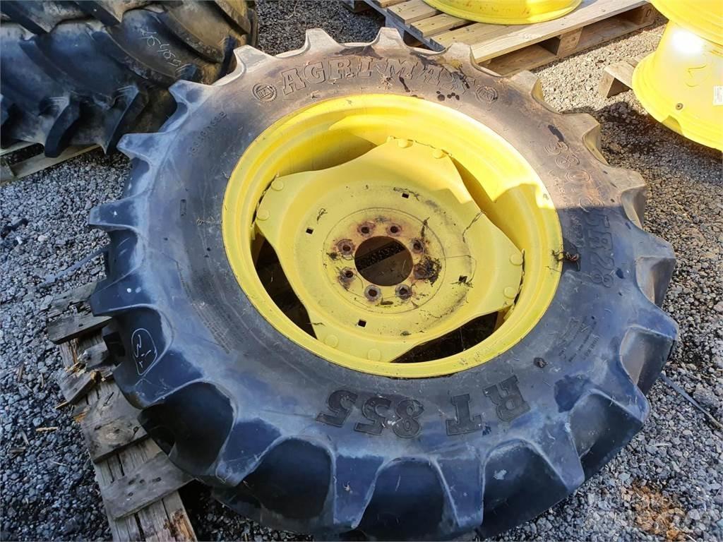 BKT 380/85R28 x2 Gume, kolesa in platišča