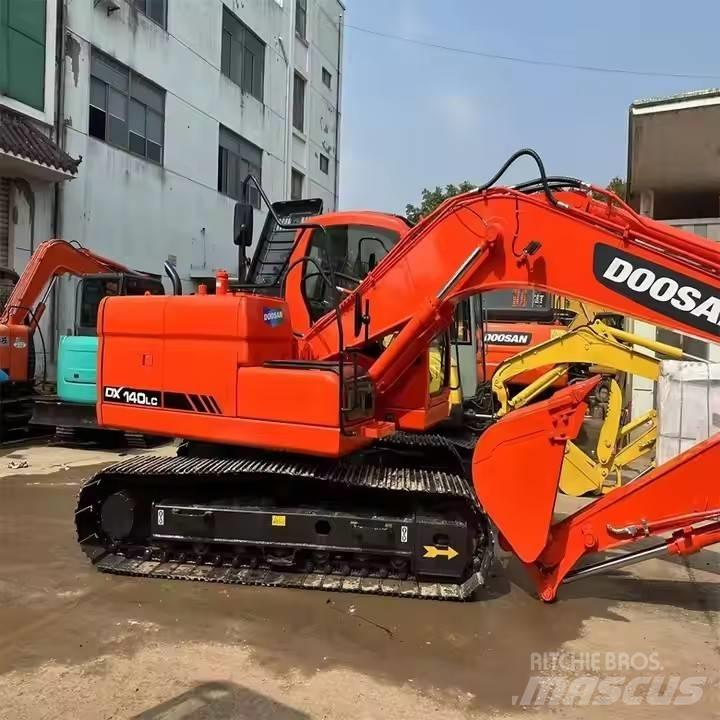 Doosan DX140LC Bagri goseničarji