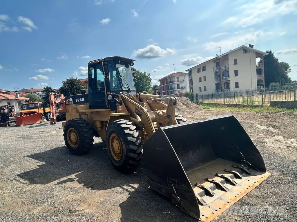 CAT 926 Kolesni nakladalci