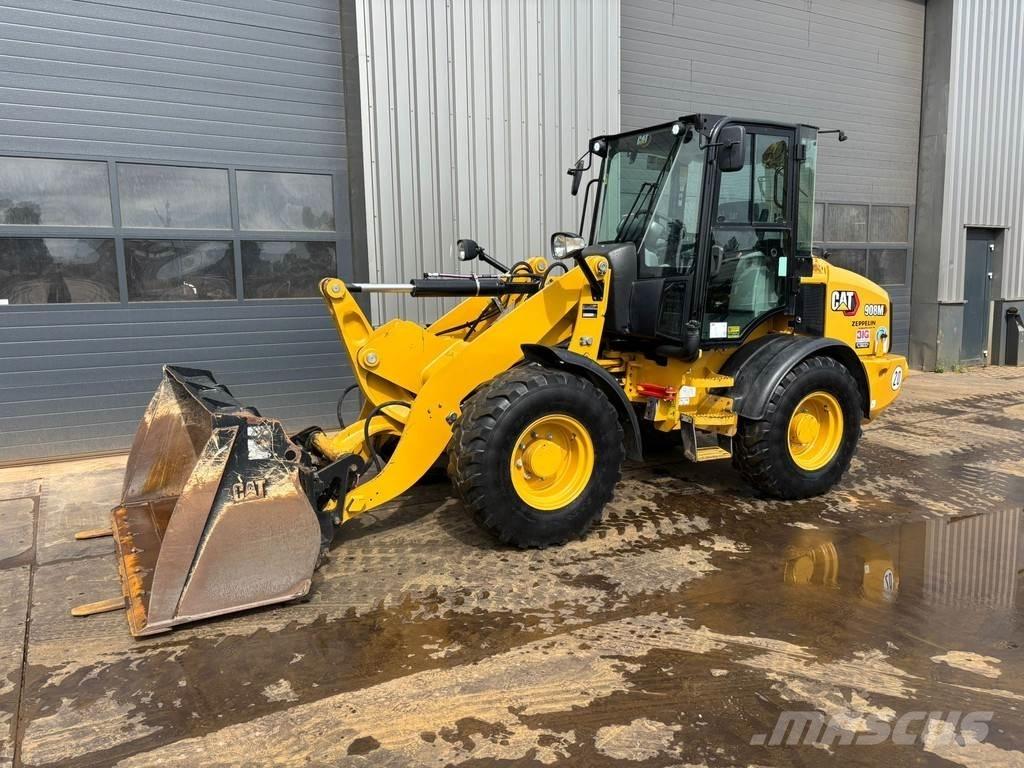 CAT 908M Kolesni nakladalci