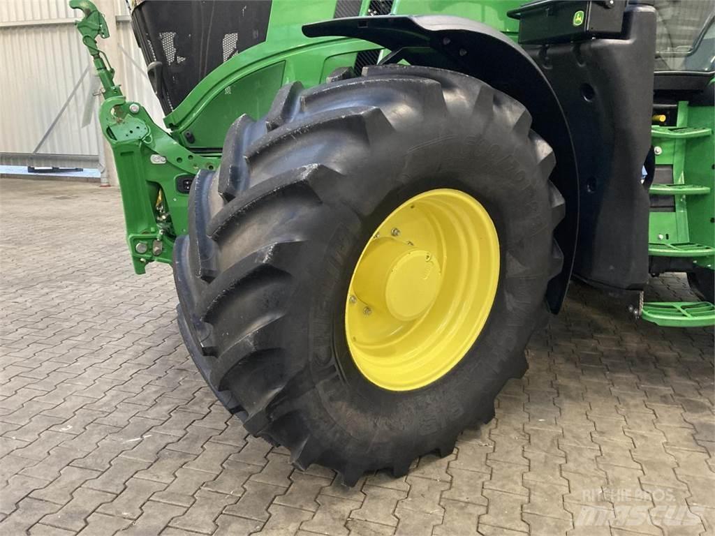 John Deere 6R 215 Traktorji