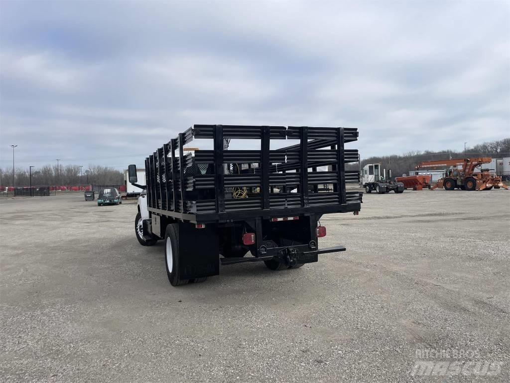 GMC T 7500 Tovornjaki z žerjavom