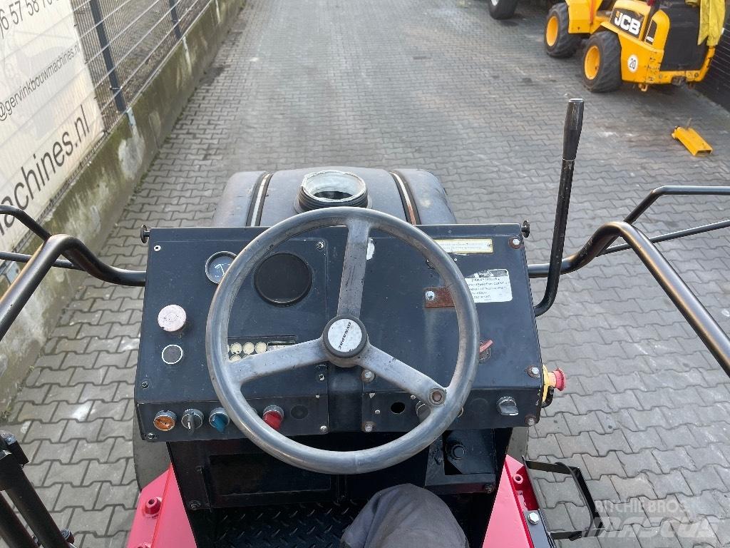 Dynapack CP 142 Kolesni valjarji s pnevmatikami