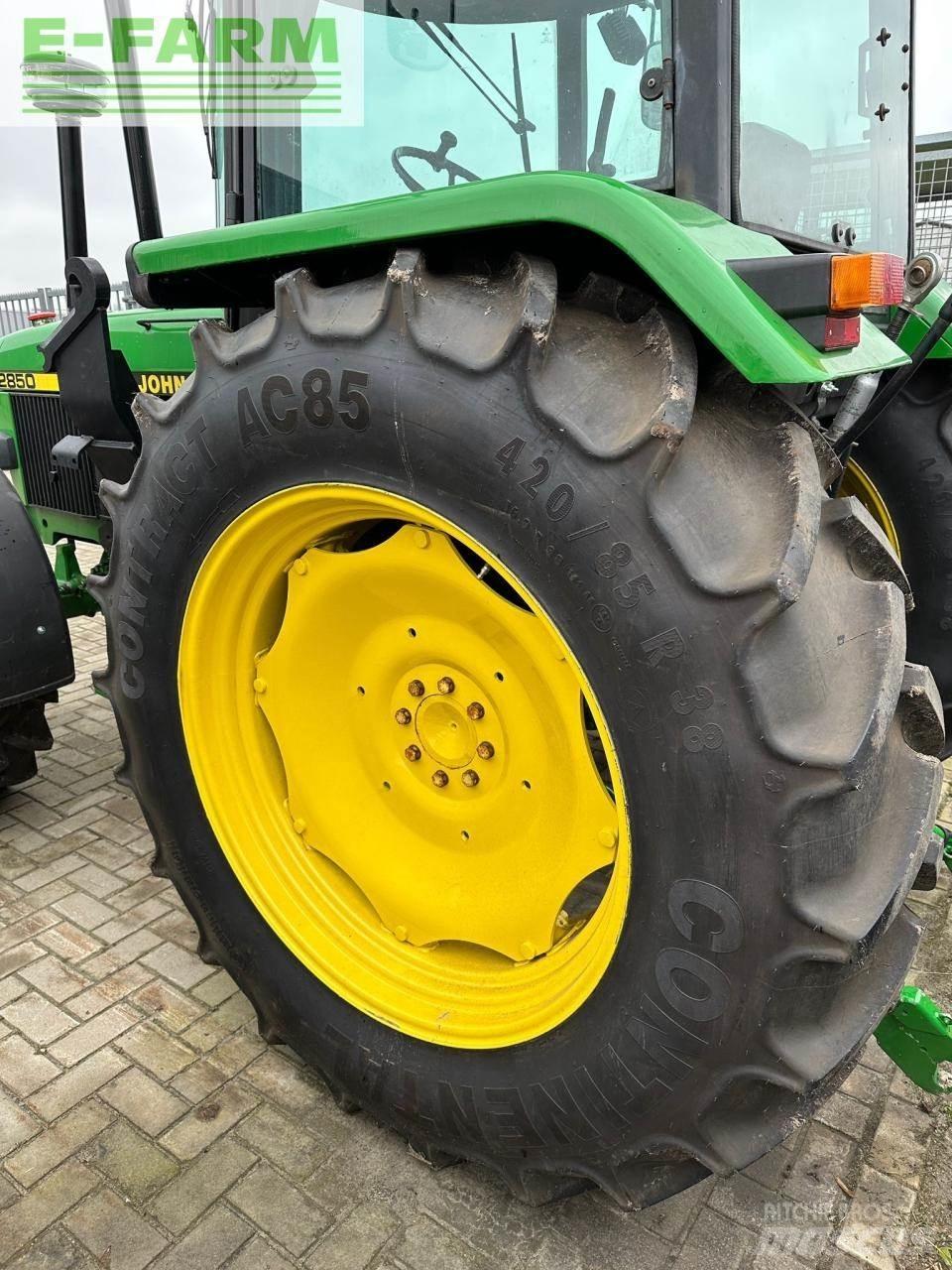 John Deere 2850 Traktorji