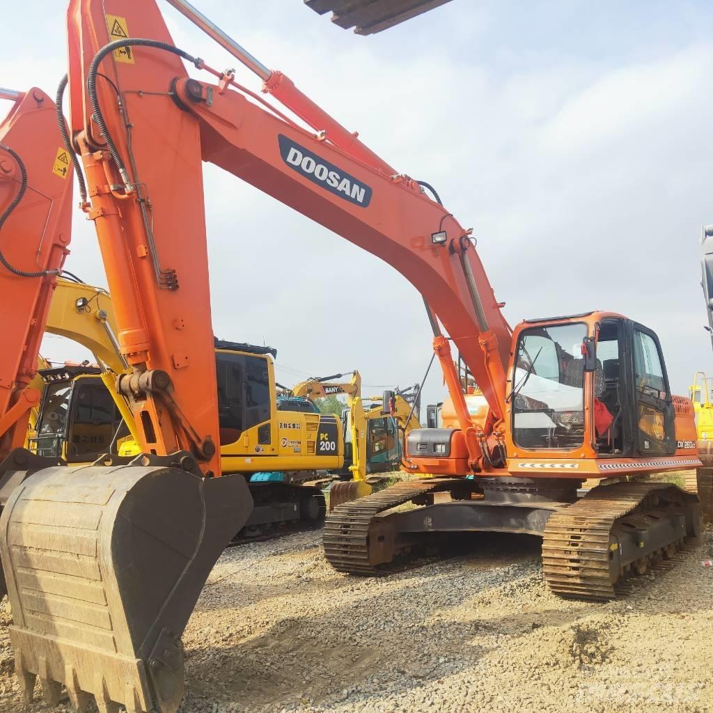 Doosan DX260LC Bagri goseničarji