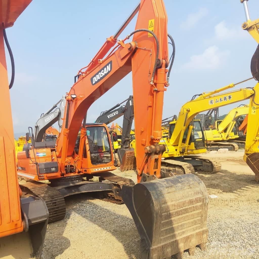 Doosan DX260LC Bagri goseničarji