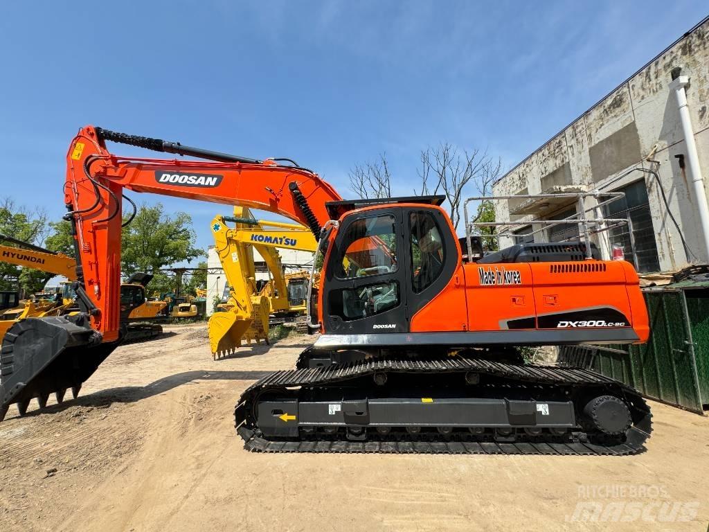 Doosan DX 300 LC Bagri goseničarji