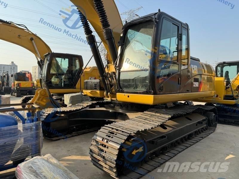 CAT 326D2 Bagri goseničarji