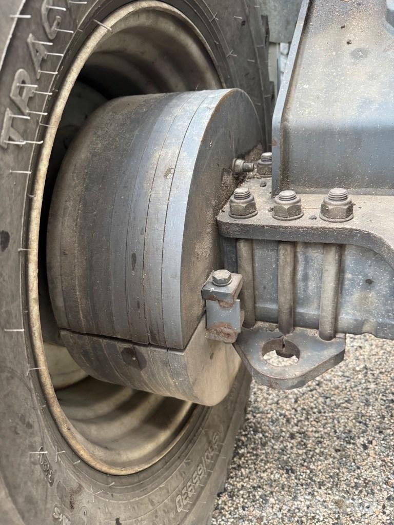 Lännen 8600 i Rovokopači