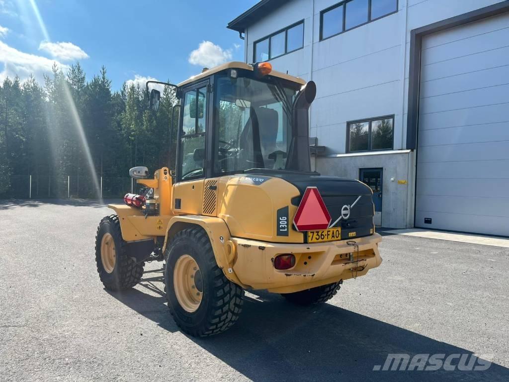 Volvo L 30 G Kolesni nakladalci