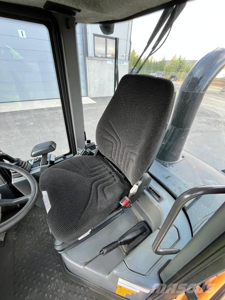 Volvo L 30 G Kolesni nakladalci
