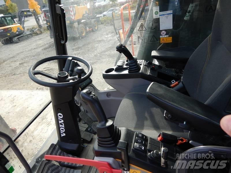 Volvo EW 220 E Bagri na kolesih