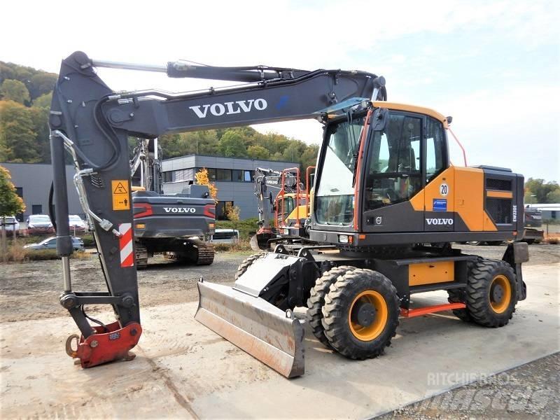 Volvo EW 220 E Bagri na kolesih