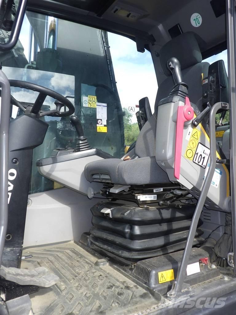 Volvo EW 220 E Bagri na kolesih