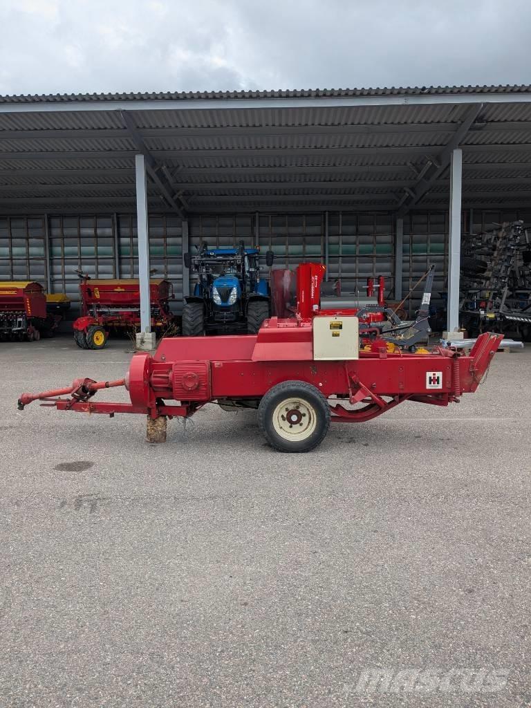 International 430 T Balirke (kvadratne bale)