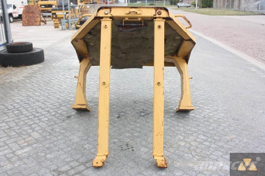 CAT D8N O-rops cab Kabine in notranjost