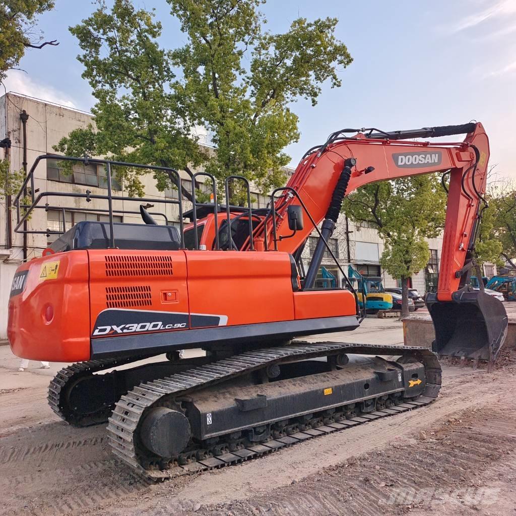 Doosan DX300 Bagri goseničarji