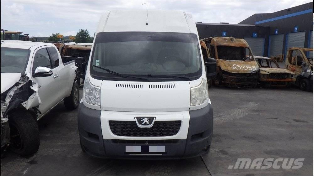 Peugeot Boxer 3 Zabojni kombi