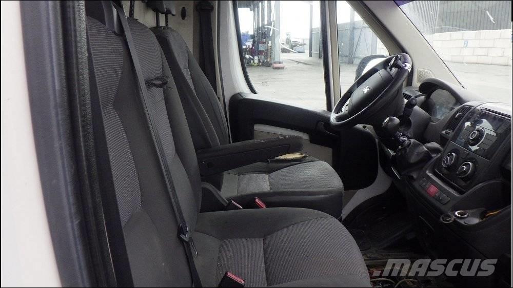 Peugeot Boxer 3 Zabojni kombi