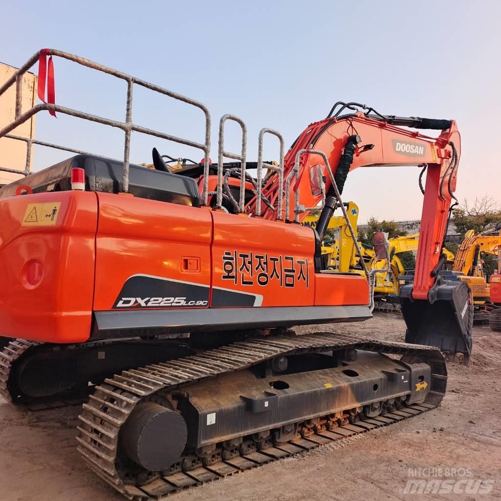 Doosan 225 LC Bagri goseničarji