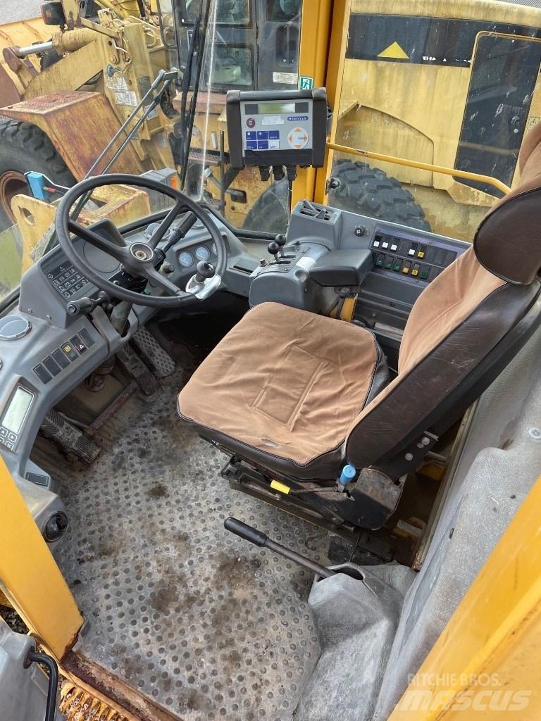 Volvo L90C Kolesni nakladalci