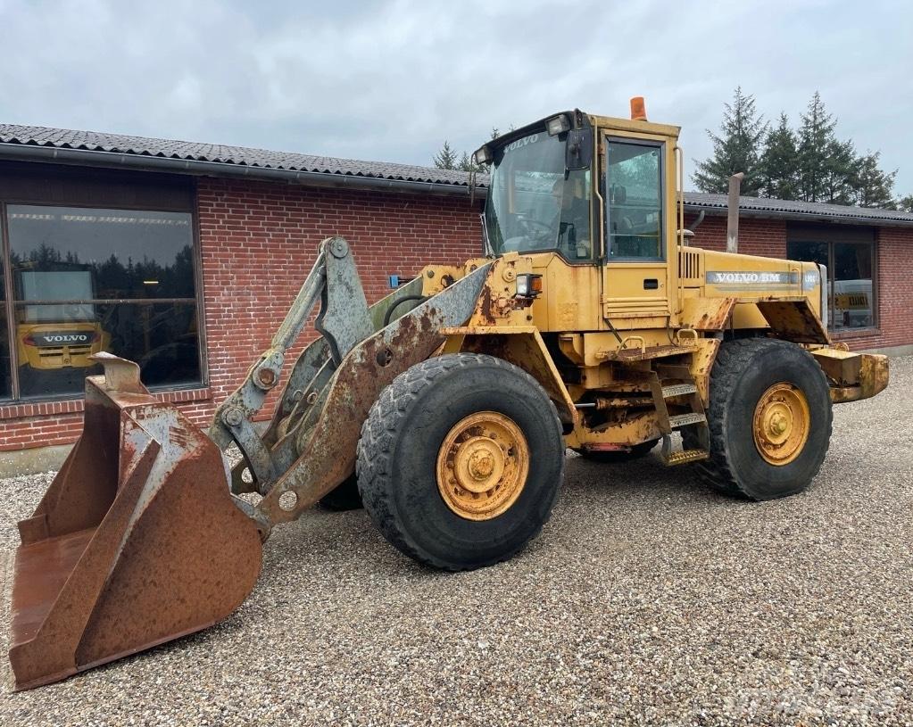 Volvo L90C Kolesni nakladalci