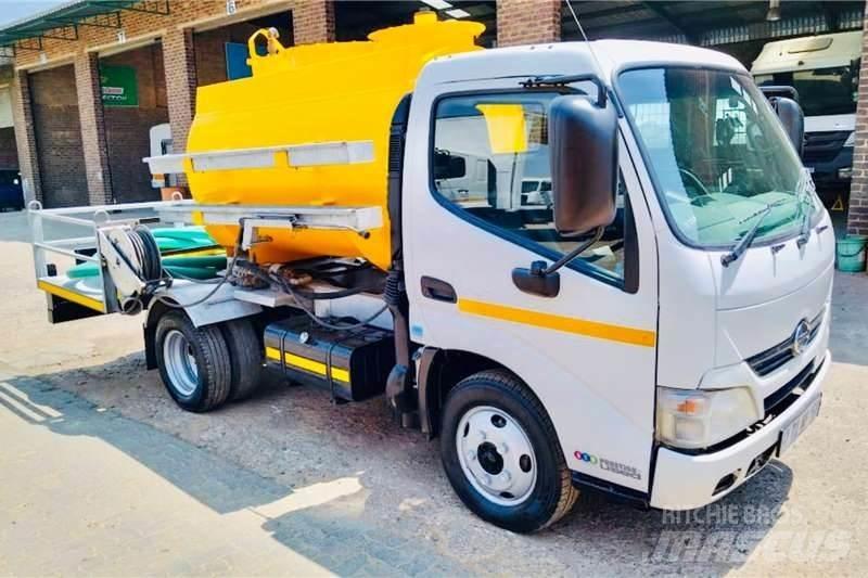 Hino 300 614 Drugi tovornjaki