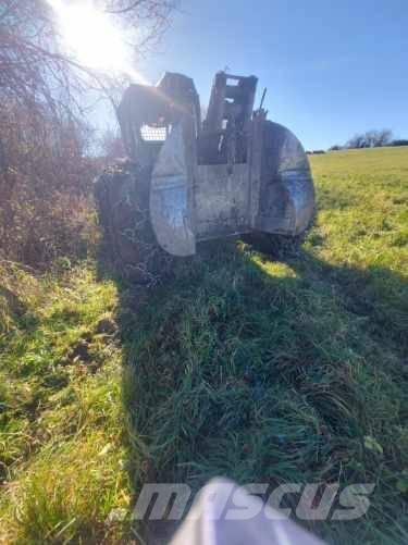 Timberjack 240C Skiderji