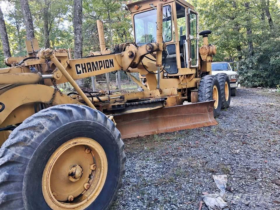 Champion 715 Grederji