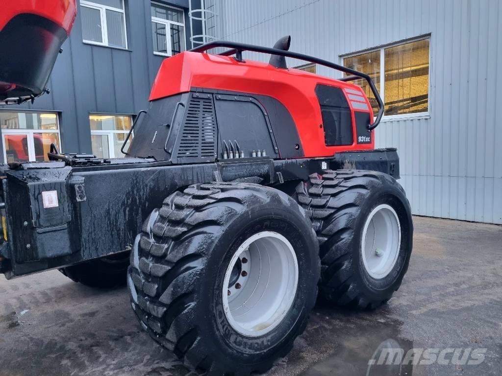 Komatsu 931 XC Harvesterji