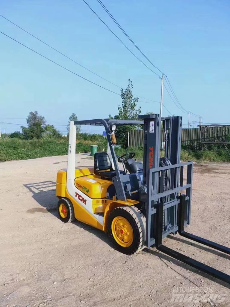 TCM FD30 Dizelski viličarji