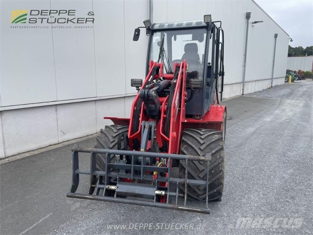 Toyo KU 851 Kolesni nakladalci