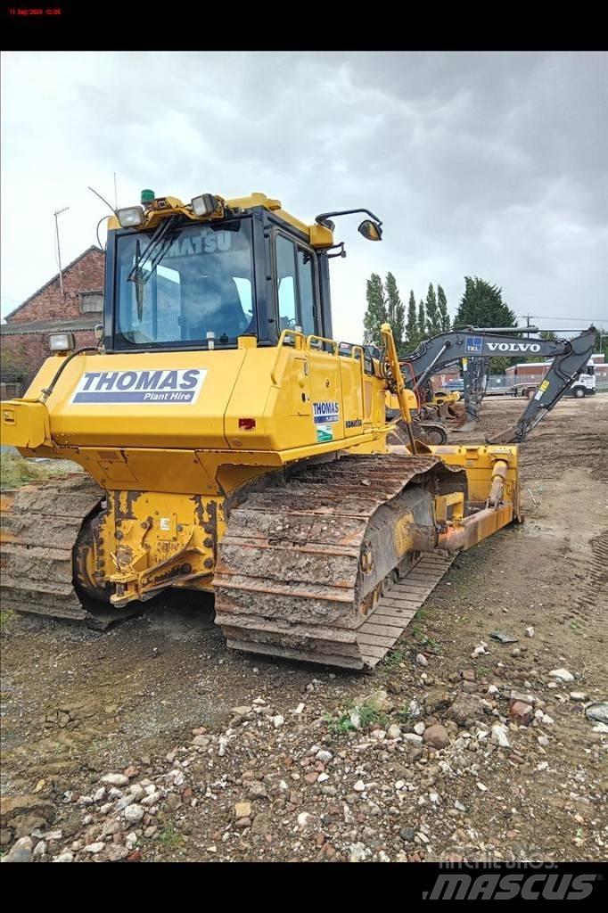 Komatsu D 65 PX-18 Buldožerji goseničarji