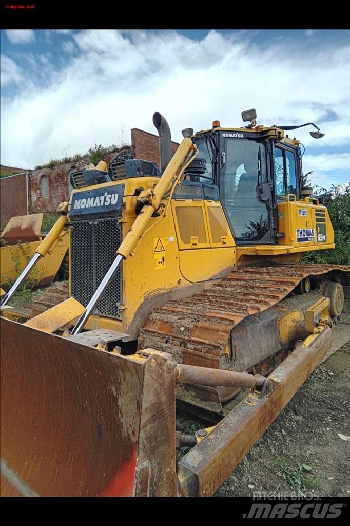 Komatsu D 65 PX-18 Buldožerji goseničarji