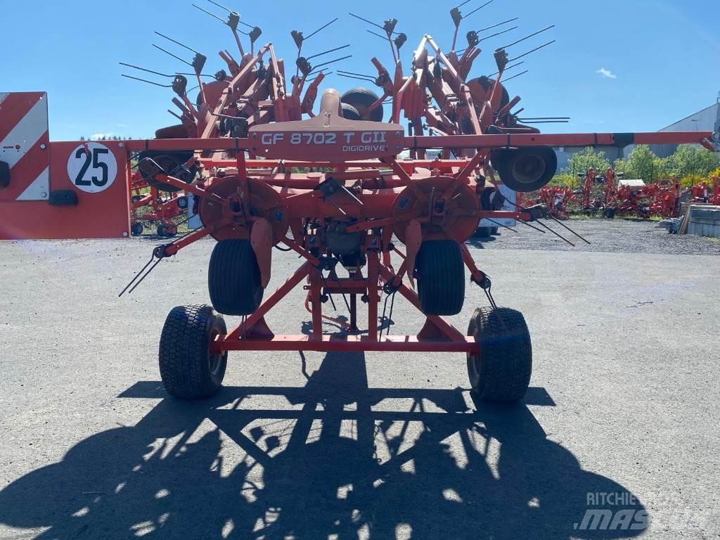 Kuhn GF8702T Obračalniki in zgrabljalniki