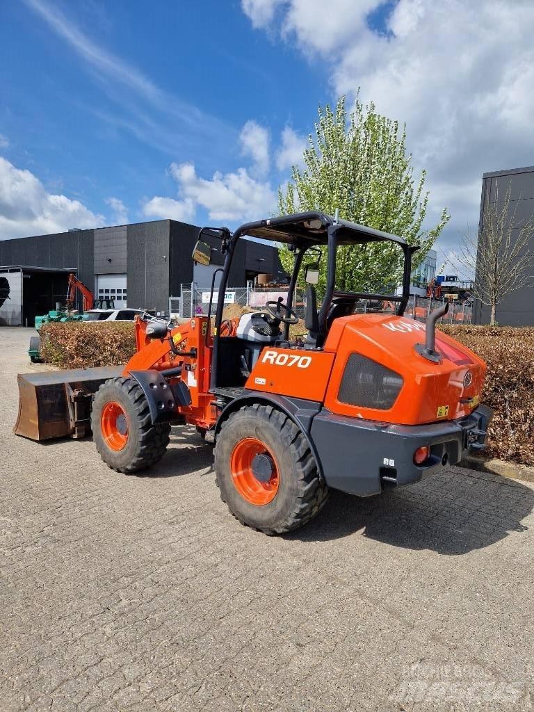 Kubota R 070 Kolesni nakladalci