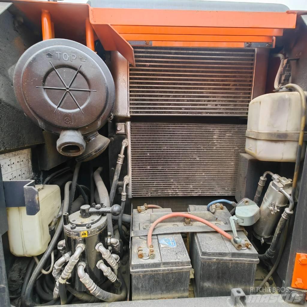 Hitachi ZX 120 Bagri goseničarji