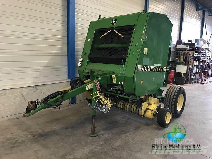 John Deere 570 Kombajni za krmo