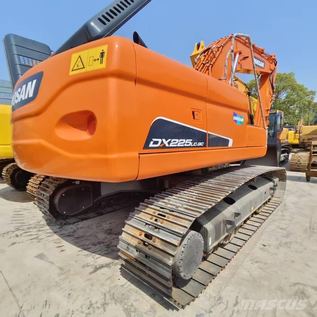 Doosan DX 225 LC Bagri goseničarji