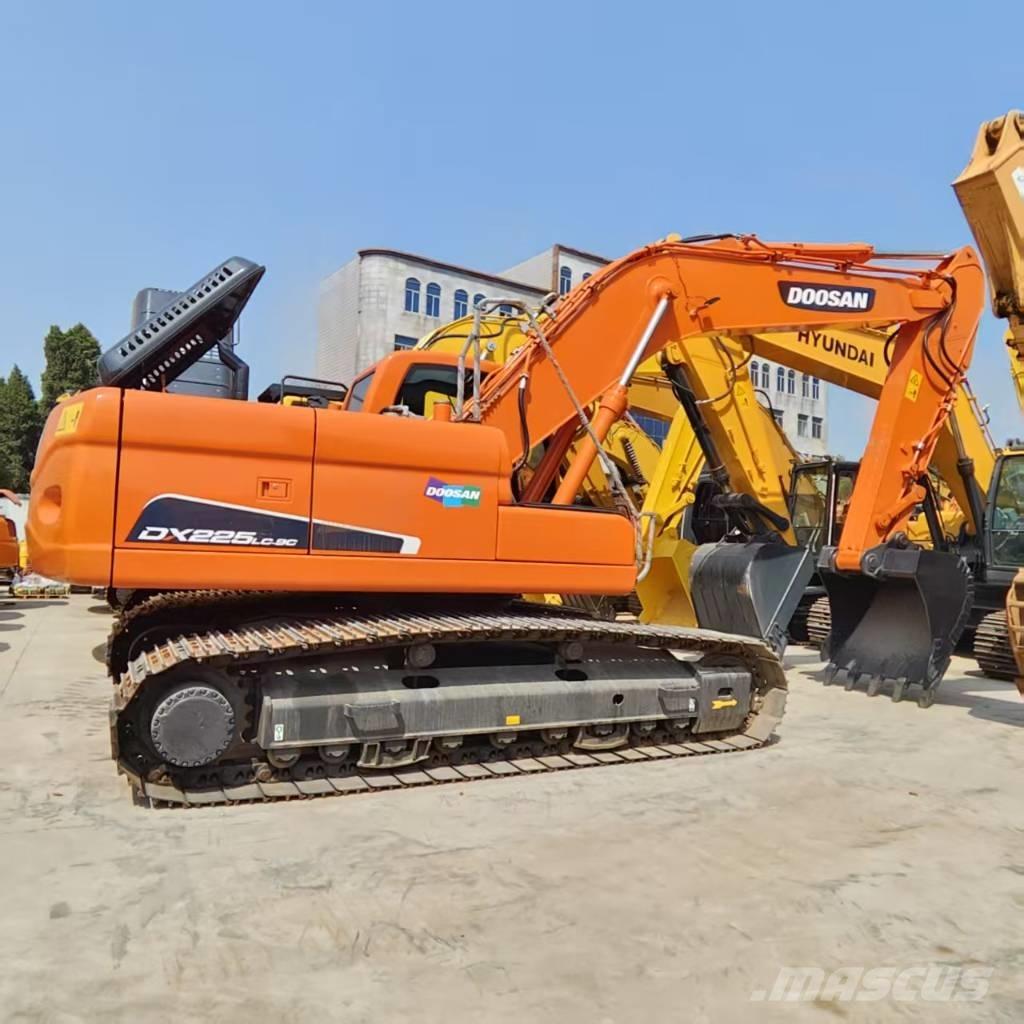 Doosan DX 225 LC Bagri goseničarji