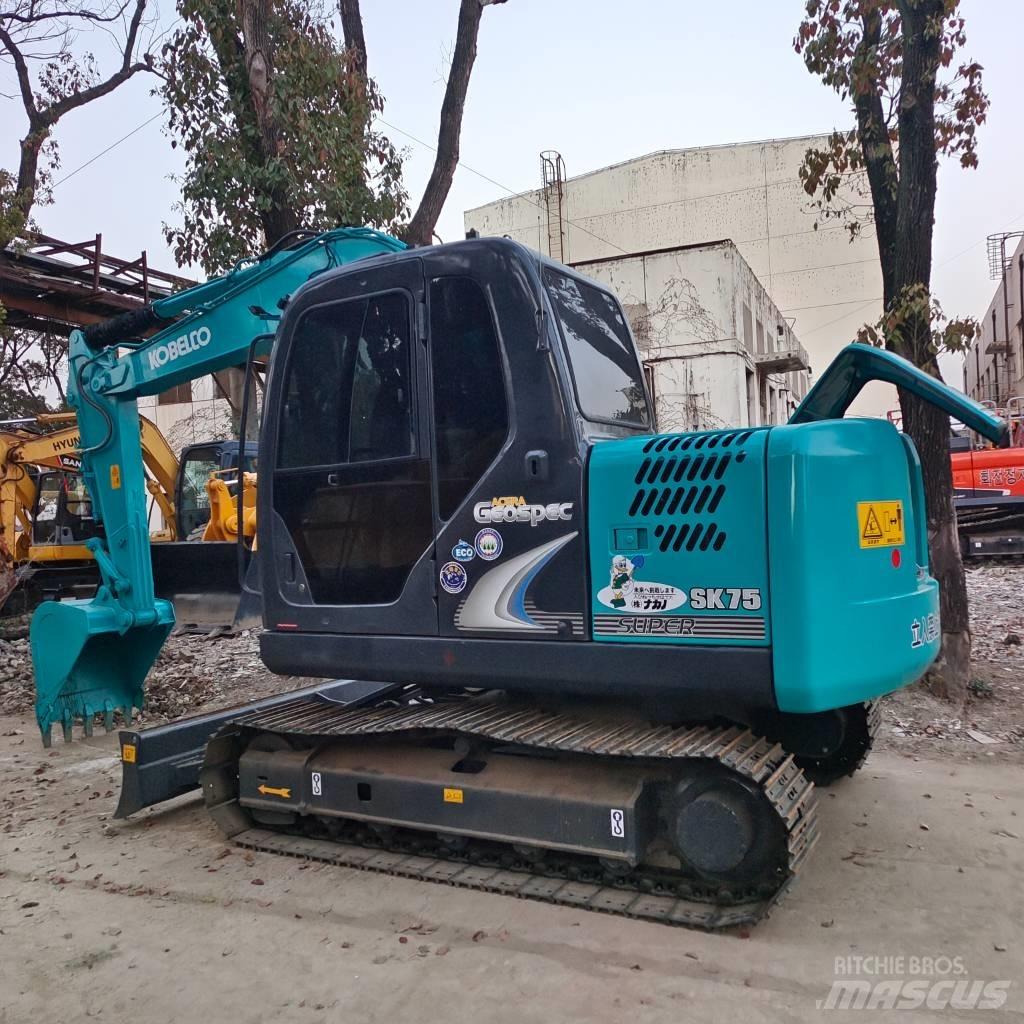 Kobelco SK75 Midi bagri 7t – 12t