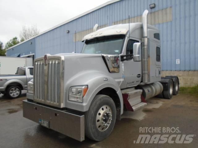 Kenworth W 990 Vlačilci