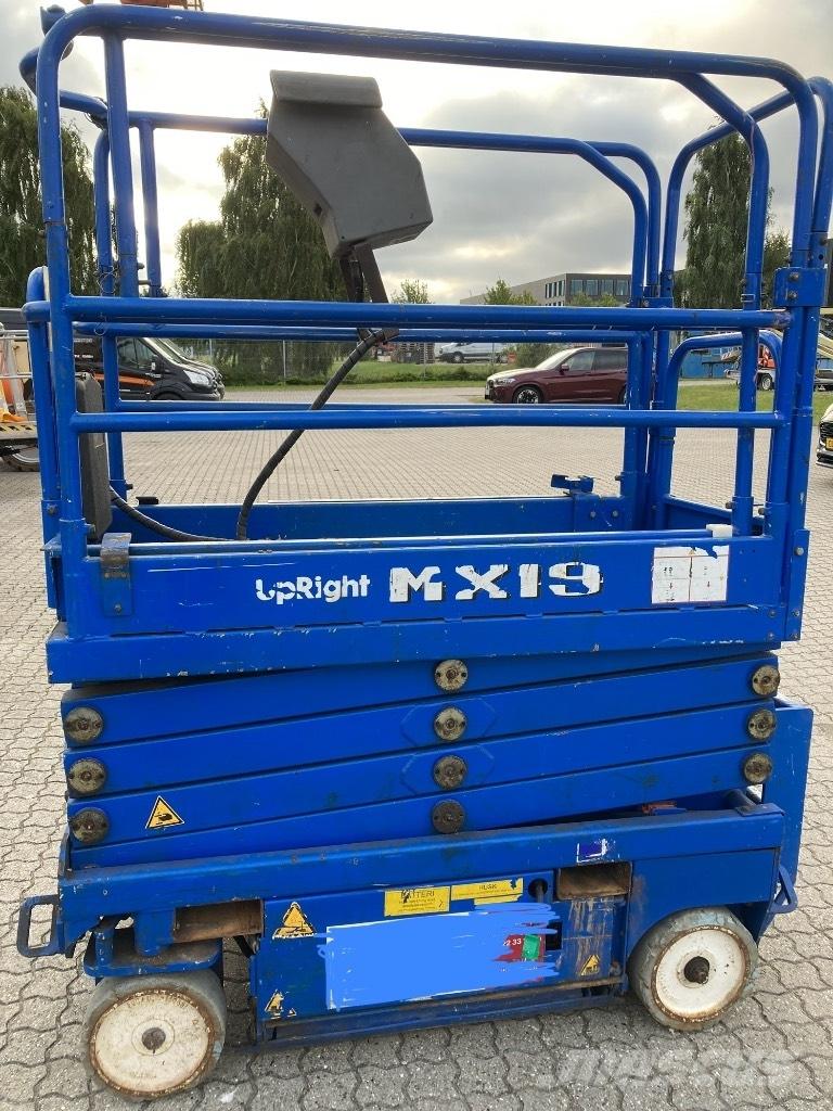 UpRight MX19 Škarjaste dvižne ploščadi