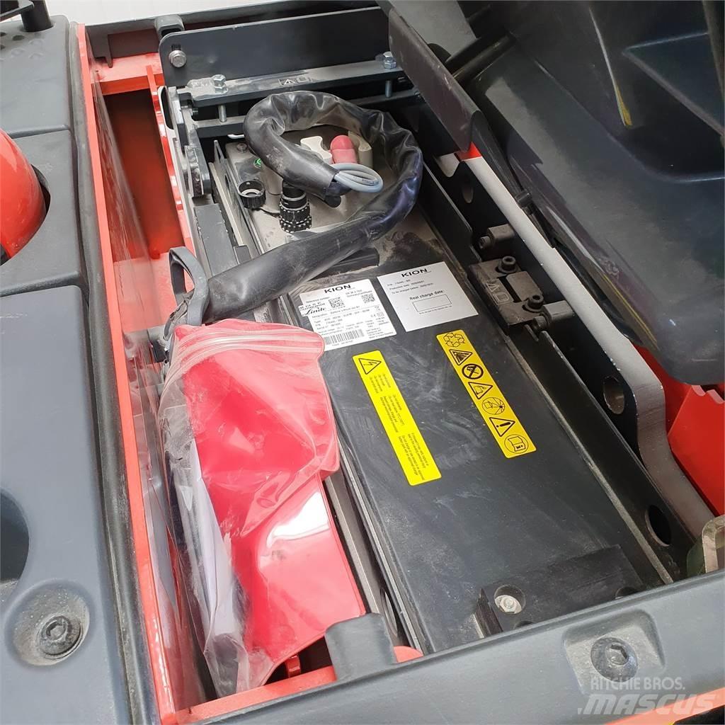 Linde D12AP Ročni električni viličar