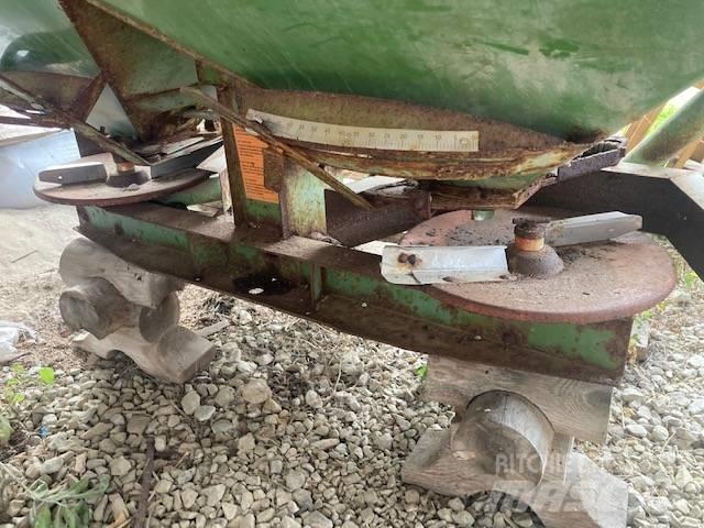 Amazone ZA-U 1500 Trosilniki mineralnega gnojila