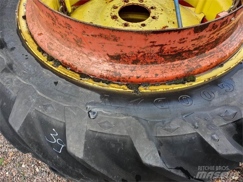 Goodyear 136-38 x2 Gume, kolesa in platišča