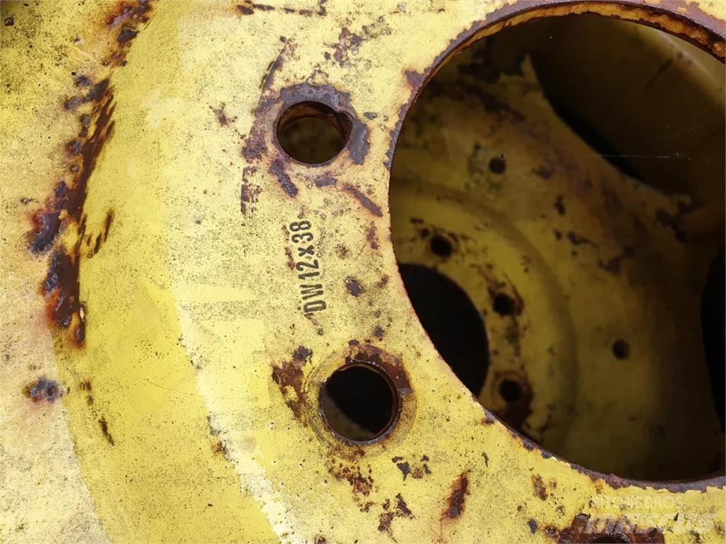 Goodyear 136-38 x2 Gume, kolesa in platišča