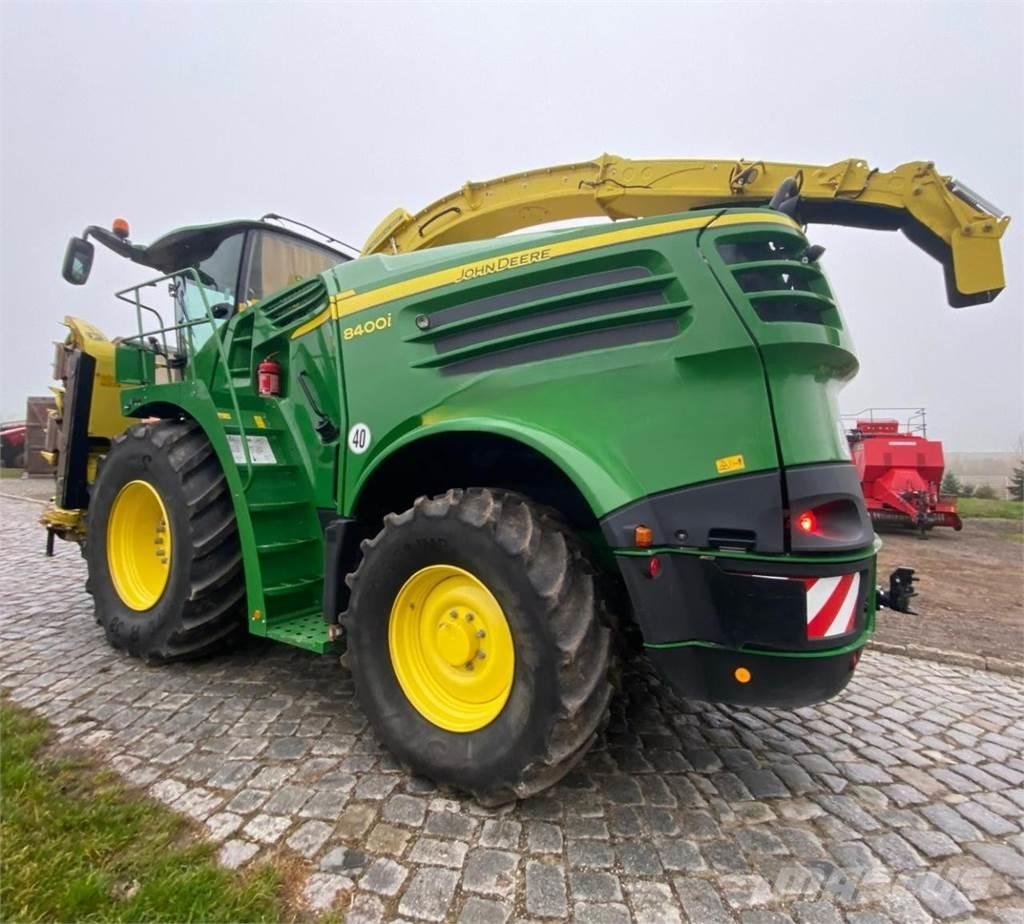 John Deere 8400i Stroji za krmo na lastni pogon