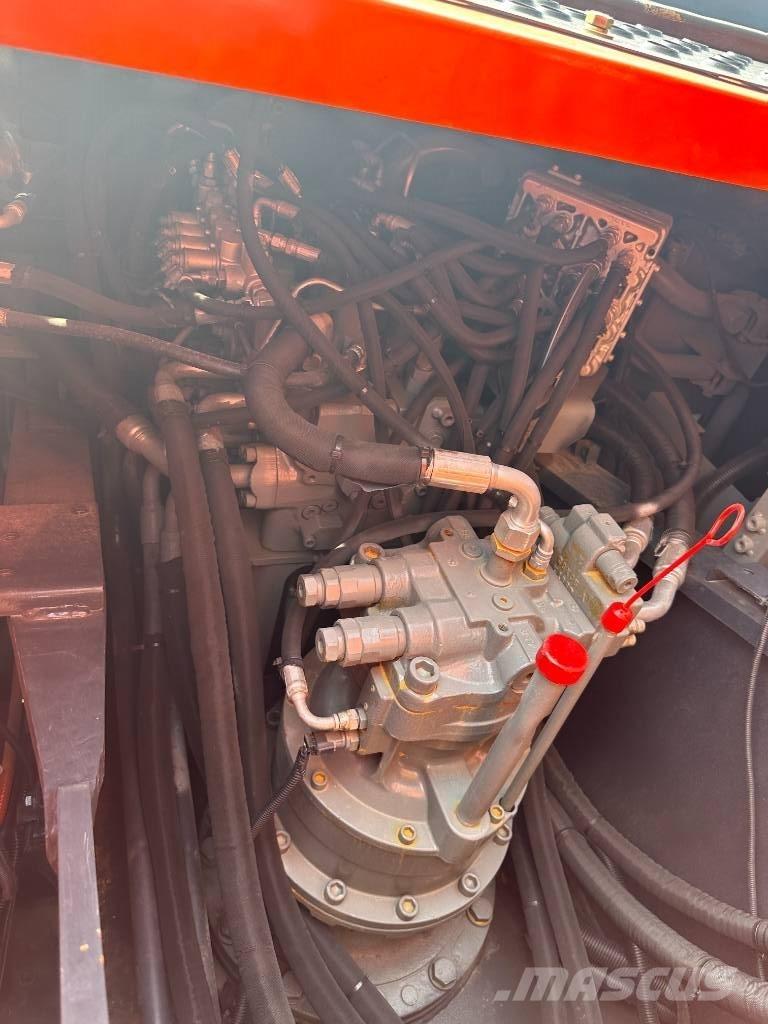 Hitachi ZX200 Bagri goseničarji